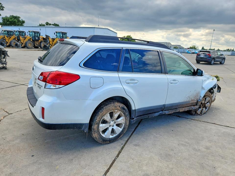 52269546 :رقم المزاد ، 4S4BRCCC8A3383428 vin ، 2010 Subaru Outback مزاد بيع