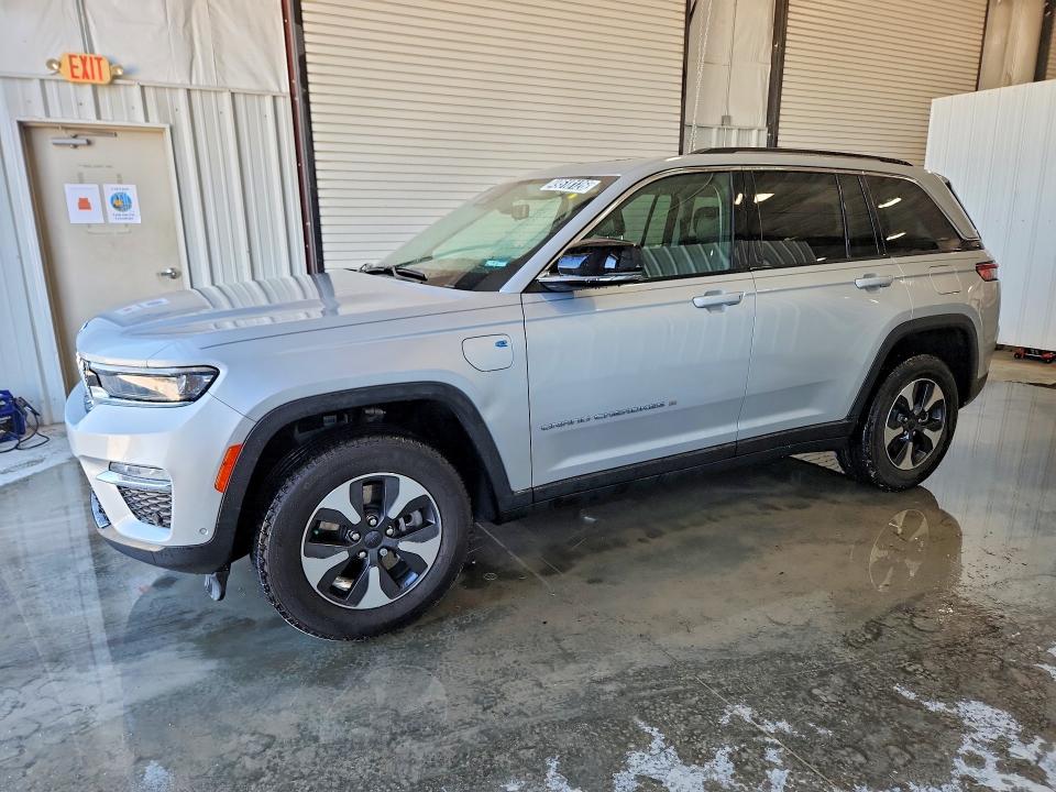 Продаж на аукціоні авто 2023 Jeep Grand Cherokee, vin: 1C4RJYB66PC664834, номер лоту: 49518126