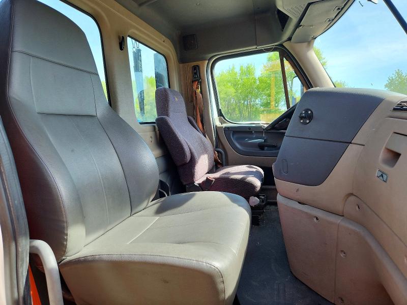 77529505 :رقم المزاد ، 1FUBGEDV3GLHC5762 vin ، 2016 Freightliner Cascadia 1 مزاد بيع