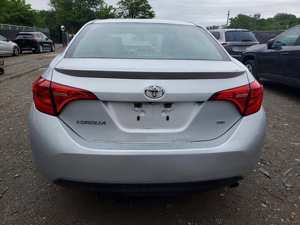 54610816 :رقم المزاد ، 5YFBURHE6JP779333 vin ، 2018 Toyota Corolla مزاد بيع
