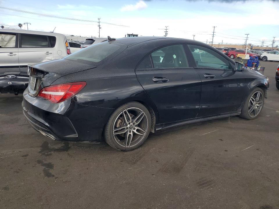 52086386 :رقم المزاد ، WDDSJ4EB8KN737420 vin ، 2019 Mercedes-benz Cla مزاد بيع