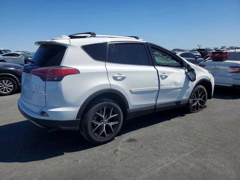 Продажа на аукционе авто 2018 Toyota Rav4, vin: JTMNFREV2JJ198363, номер лота: 53630466