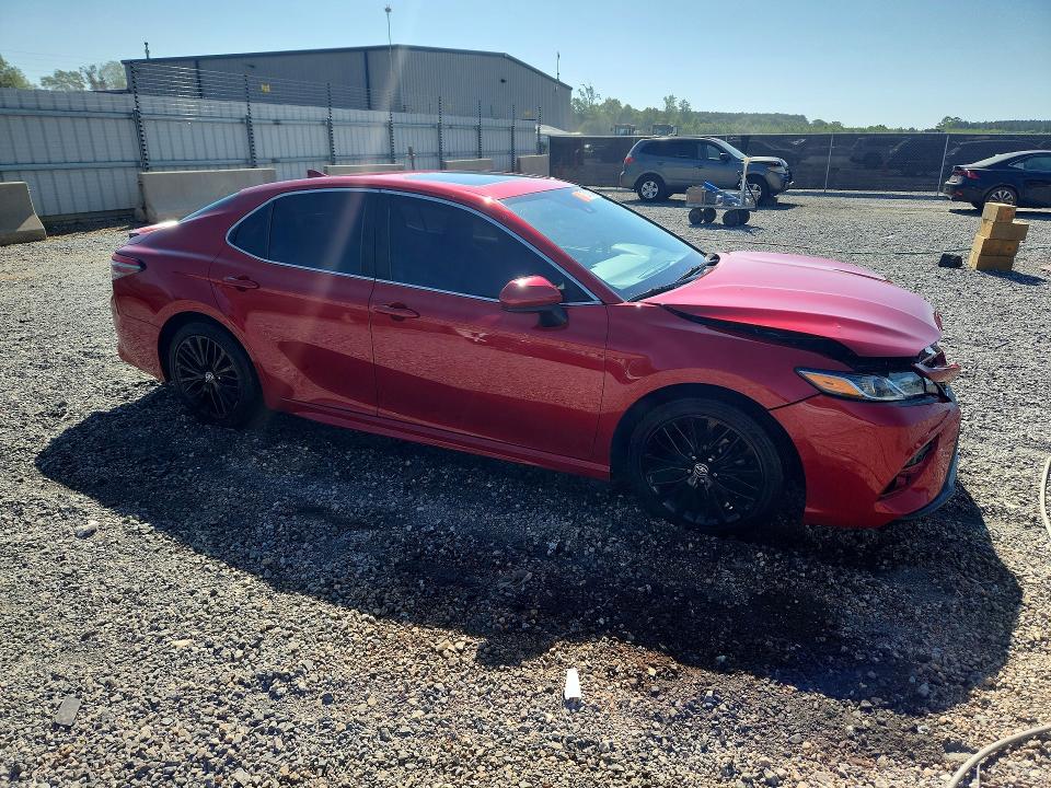 53801046 :رقم المزاد ، 4T1B11HK2KU210897 vin ، 2019 Toyota Camry مزاد بيع