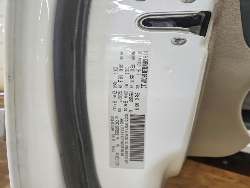 2015 Chrysler Town & Country მანქანა იყიდება აუქციონზე, vin: 2C4RC1BG0FR588558, აუქციონის ნომერი: 51979386