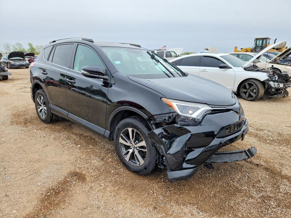 52298646 :رقم المزاد ، 2T3RFREV5JW831697 vin ، 2018 Toyota Rav4 مزاد بيع