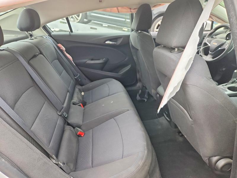 52406406 :رقم المزاد ، 1G1BE5SM2J7220989 vin ، 2018 Chevrolet Cruz مزاد بيع
