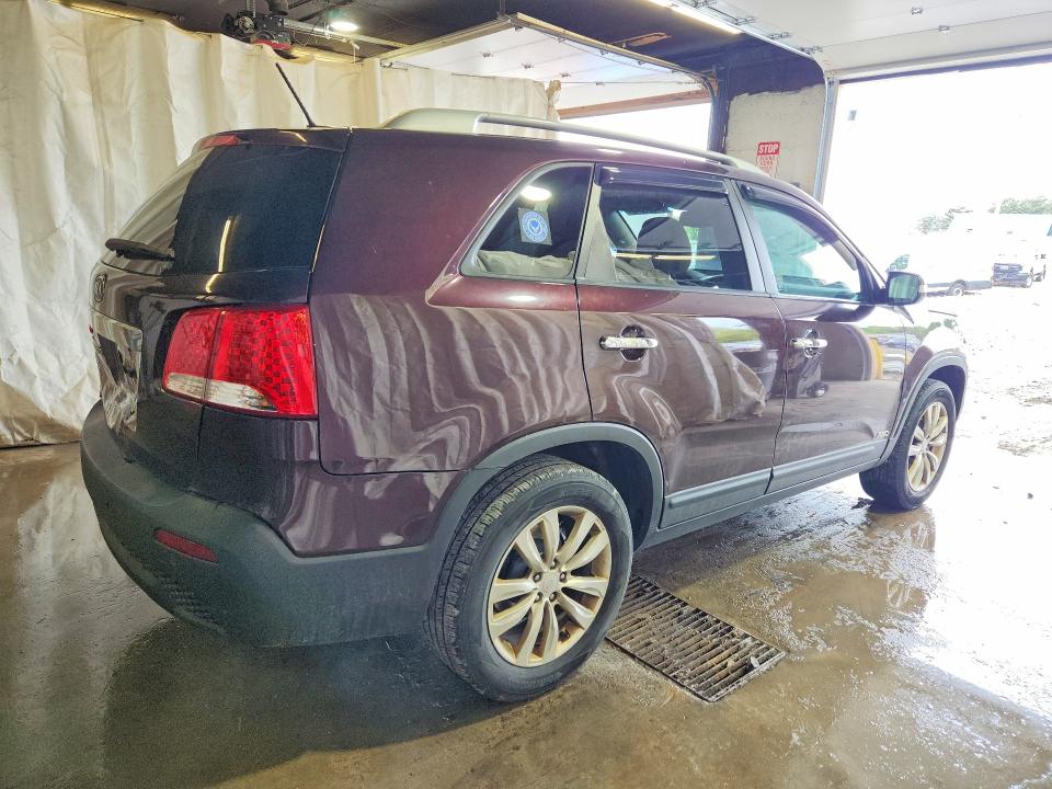 2011 Kia Sorento მანქანა იყიდება აუქციონზე, vin: 5XYKTDA23BG116491, აუქციონის ნომერი: 54585346