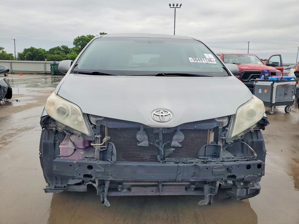 Продажа на аукционе авто 2016 Toyota Sienna, vin: 5TDKK3DC8GS702731, номер лота: 50491136