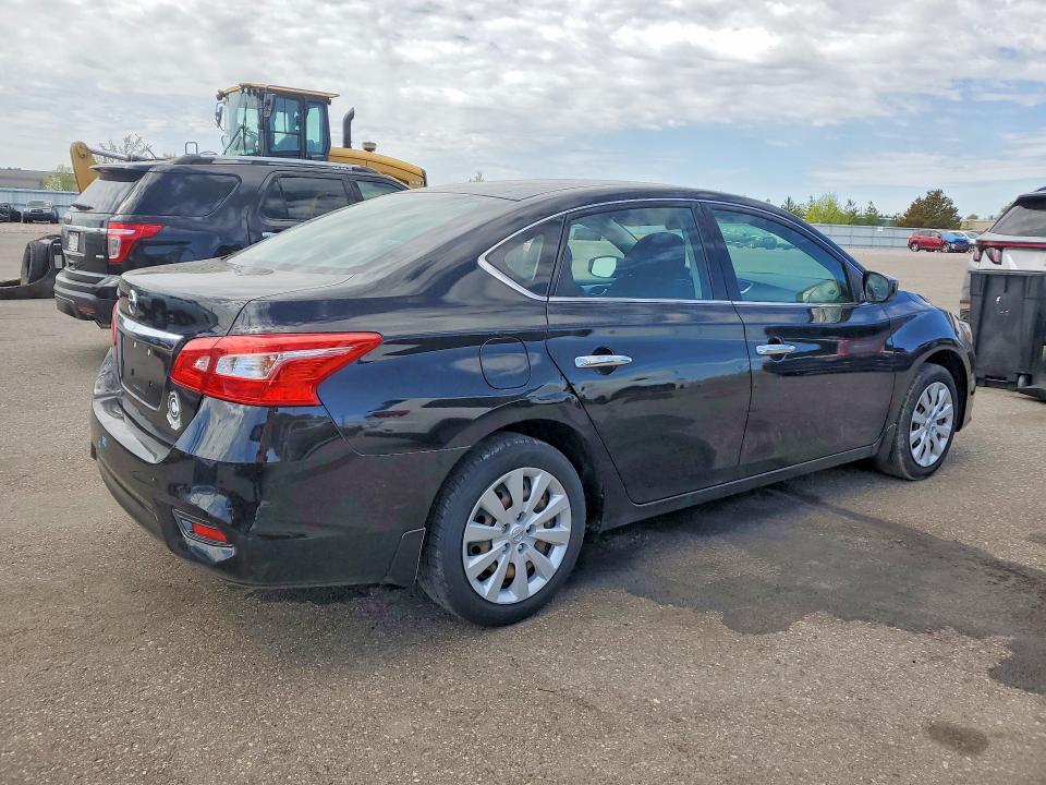 2018 Nissan Sentra მანქანა იყიდება აუქციონზე, vin: 3N1AB7AP5JY323263, აუქციონის ნომერი: 52152476