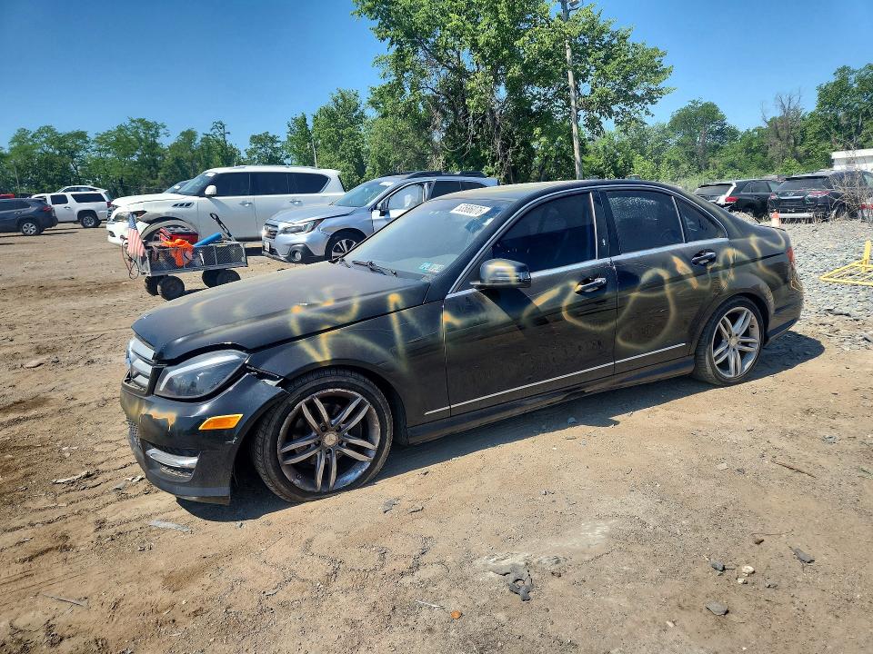 53586076 :رقم المزاد ، WDDGF4HB0DR243101 vin ، 2013 Mercedes-benz C مزاد بيع