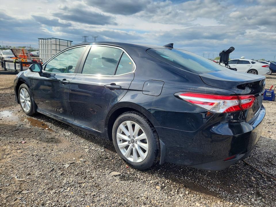 50267736 :رقم المزاد ، 4T1C11AK4LU381859 vin ، 2020 Toyota Camry مزاد بيع