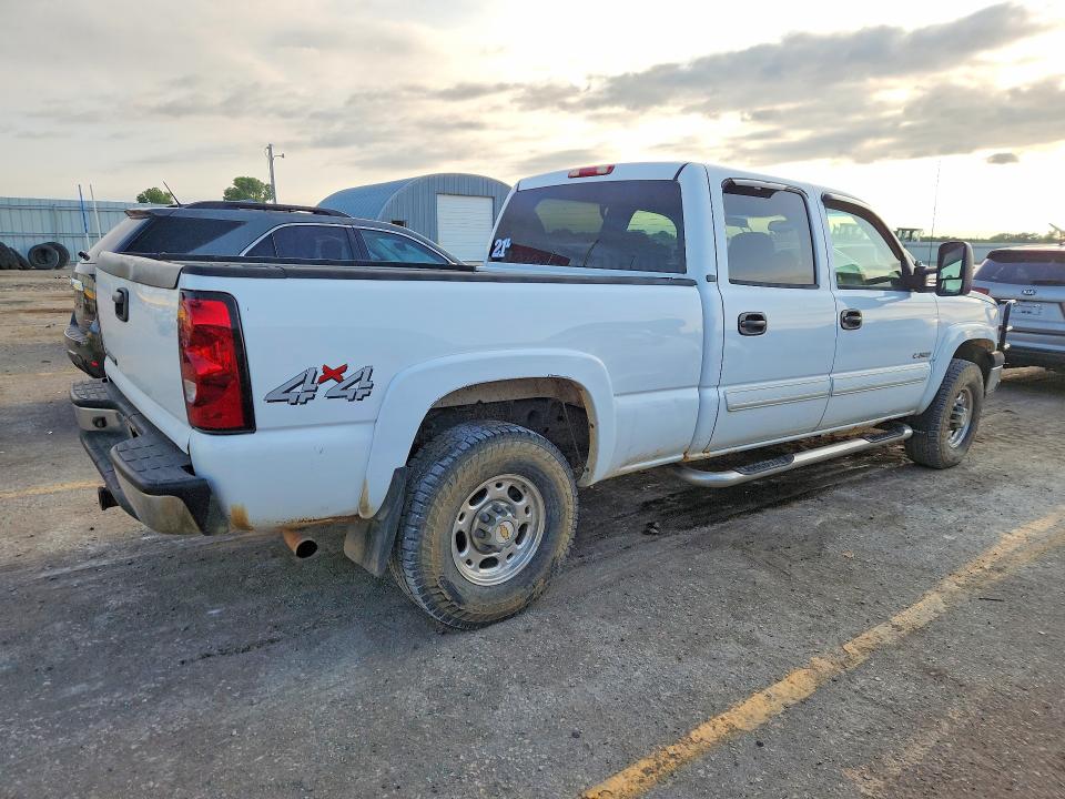 Продаж на аукціоні авто 2004 Chevrolet Silverado, vin: 1GCGK23UX4F104727, номер лоту: 53720366