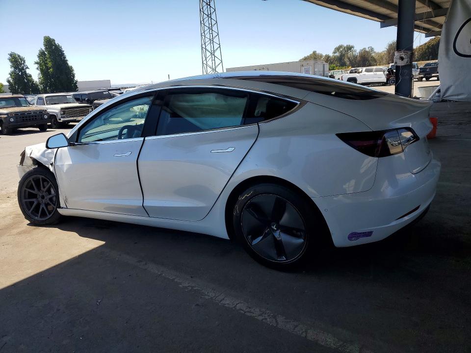 54847456 :رقم المزاد ، 5YJ3E1EA3JF161841 vin ، 2018 Tesla Model 3 مزاد بيع