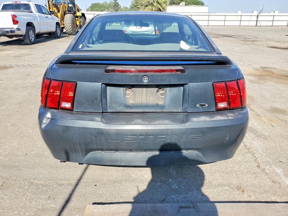 52891956 :رقم المزاد ، 1FAFP4043XF193810 vin ، 1999 Ford Mustang مزاد بيع