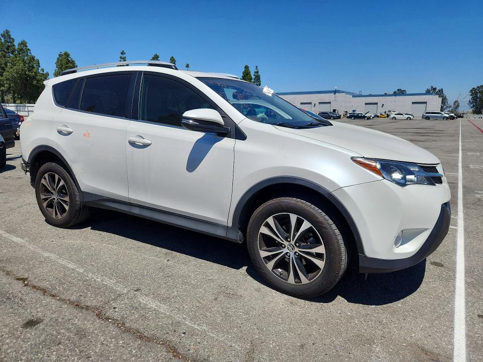53248396 :رقم المزاد ، 2T3DFREV1FW251252 vin ، 2015 Toyota Rav4 مزاد بيع
