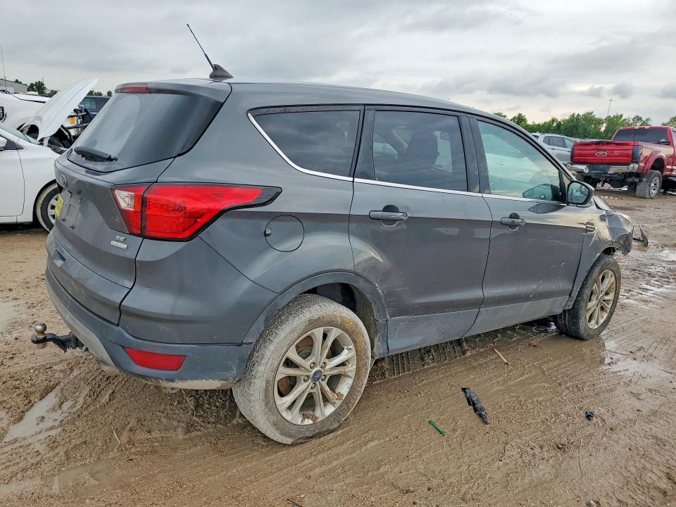 55091256 :رقم المزاد ، 1FMCU0GD8KUA50730 vin ، 2019 Ford Escape مزاد بيع