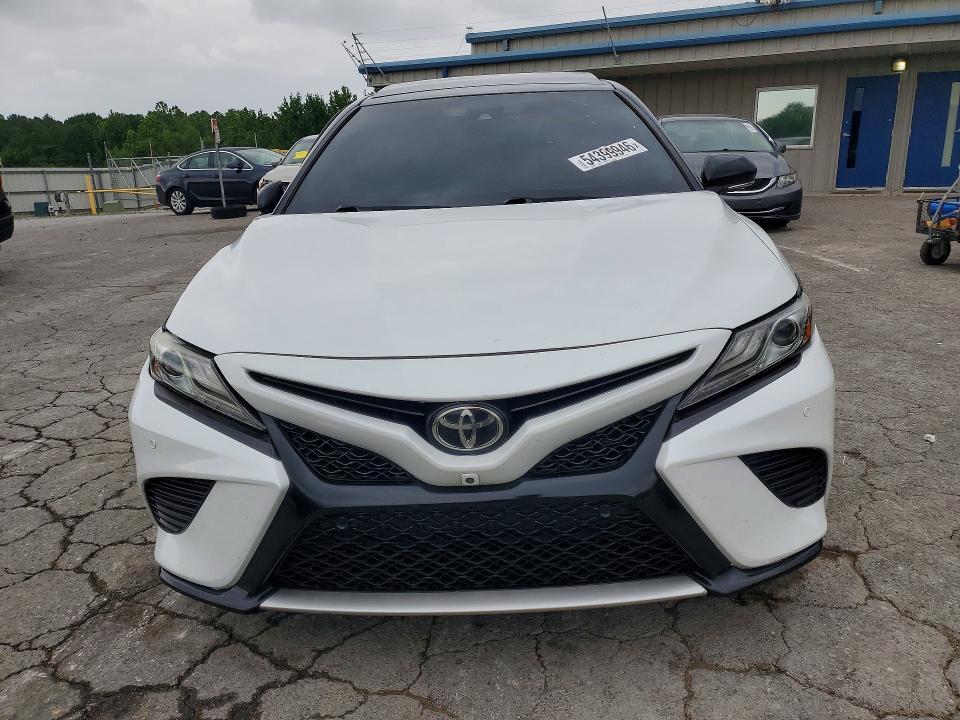 54399946 :رقم المزاد ، 4T1B61HK1KU162004 vin ، 2019 Toyota Camry مزاد بيع