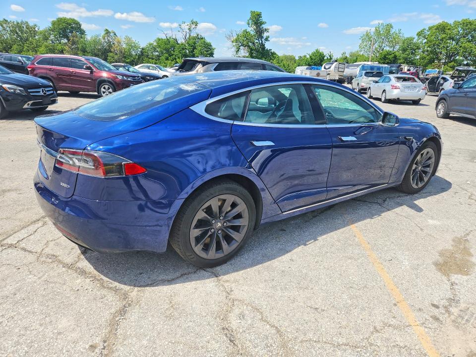 Продажа на аукционе авто 2018 Tesla Model S, vin: 5YJSA1E20JF243493, номер лота: 51999736