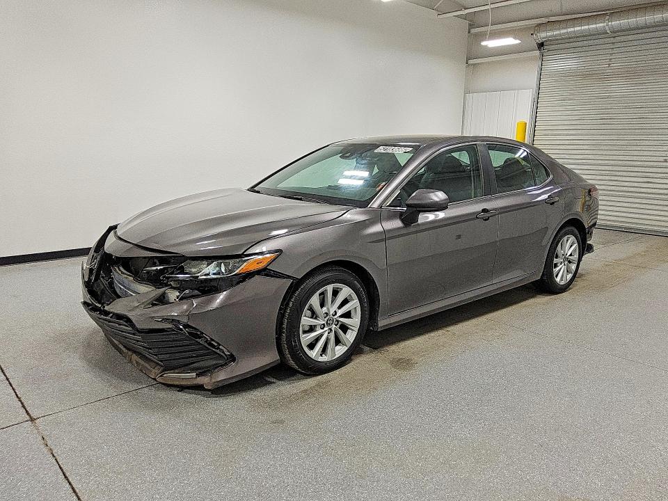 2021 Toyota Camry მანქანა იყიდება აუქციონზე, vin: 4T1C11AK3MU602725, აუქციონის ნომერი: 52183686