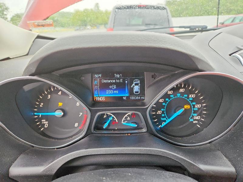 2015 Ford Escape მანქანა იყიდება აუქციონზე, vin: 1FMCU9G92FUB80816, აუქციონის ნომერი: 52319046
