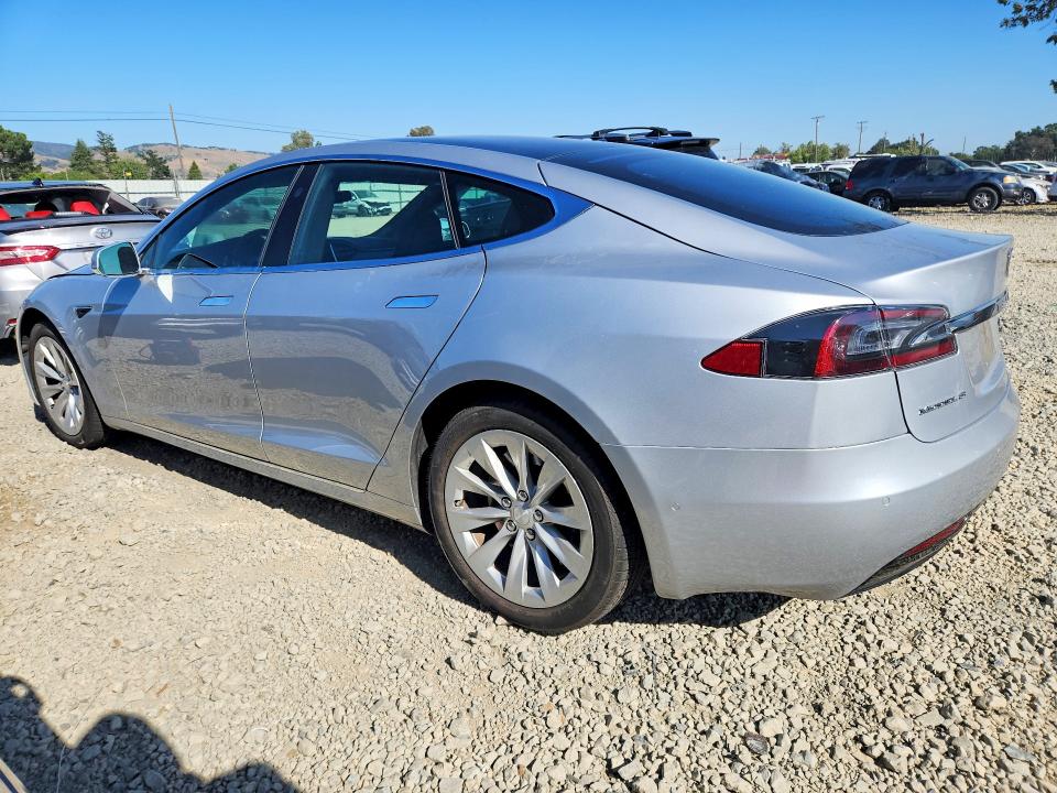52951056 :رقم المزاد ، 5YJSA1E24HF232071 vin ، 2017 Tesla Model S مزاد بيع