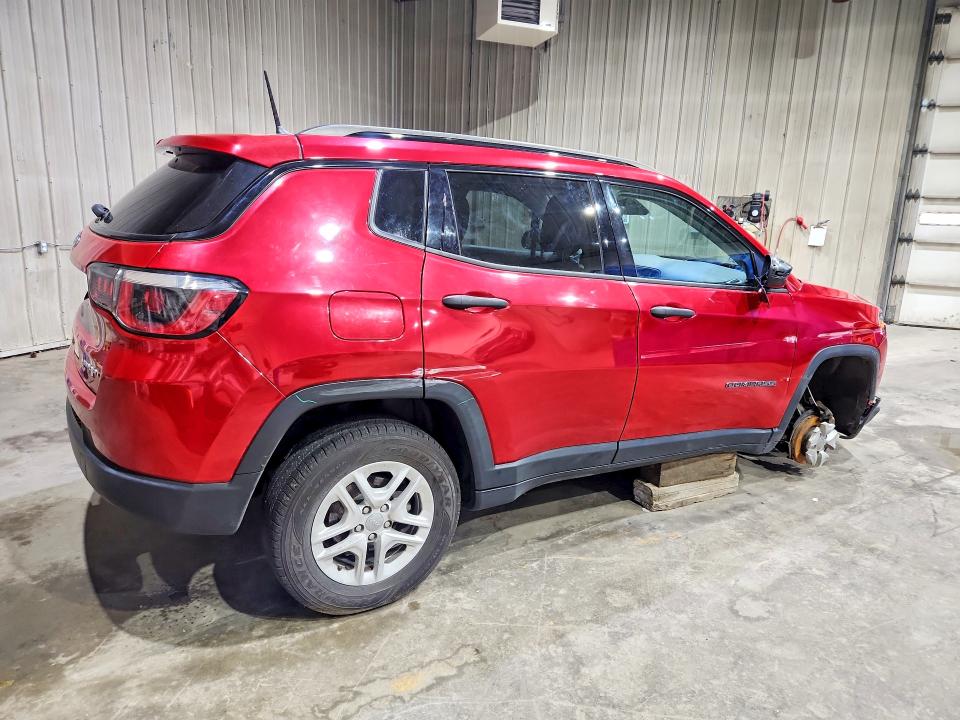 53917296 :رقم المزاد ، 3C4NJDABXJT163284 vin ، 2018 Jeep Compass مزاد بيع