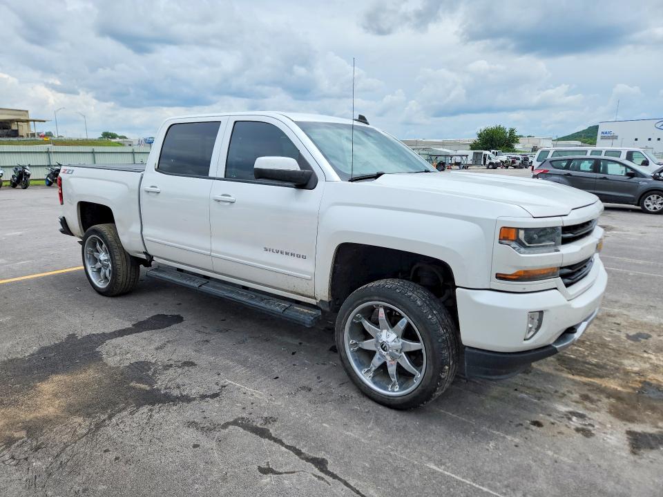55232346 :رقم المزاد ، 3GCUKRECXJG139407 vin ، 2018 Chevrolet Silverado مزاد بيع