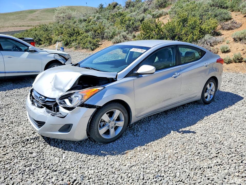 52251756 :رقم المزاد ، KMHDH4AE0DU685428 vin ، 2013 Hyundai Elantra مزاد بيع