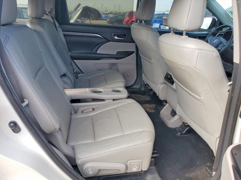 52904486 :رقم المزاد ، 5TDDKRFH9GS302407 vin ، 2016 Toyota Highlander مزاد بيع