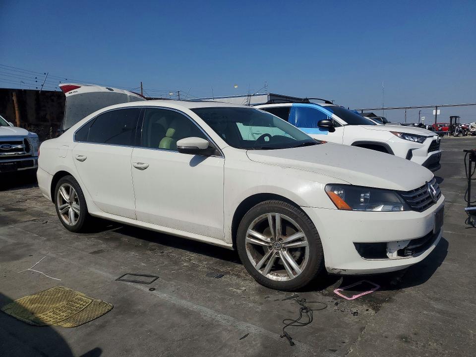 54164916 :رقم المزاد ، 1VWBN7A35EC078708 vin ، 2014 Volkswagen Passat مزاد بيع