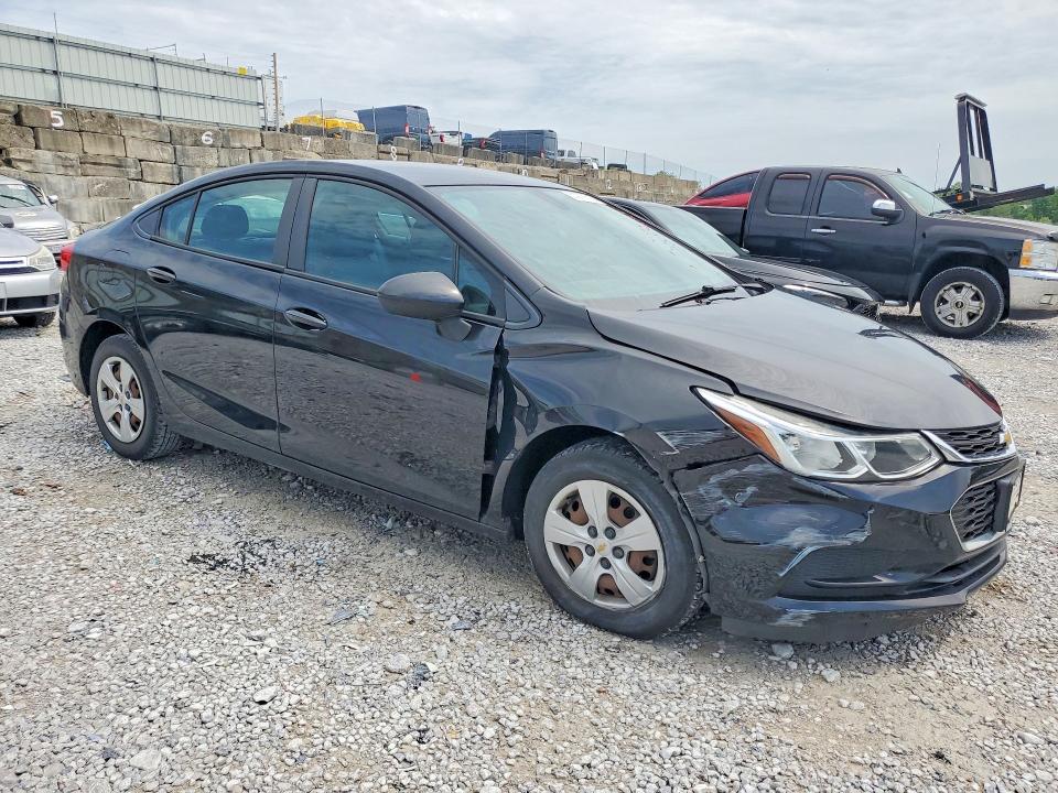 53978816 :رقم المزاد ، 1G1BC5SM6J7102823 vin ، 2018 Chevrolet Cruze مزاد بيع