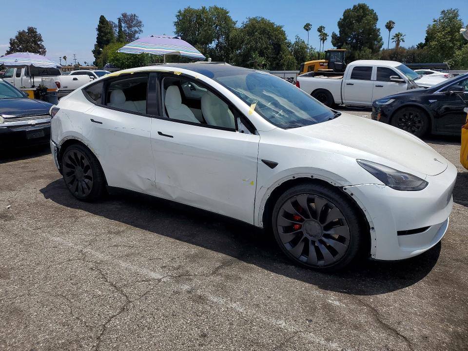 Продажа на аукционе авто 2021 Tesla Model Y, vin: 5YJYGDEF5MF121679, номер лота: 53995036