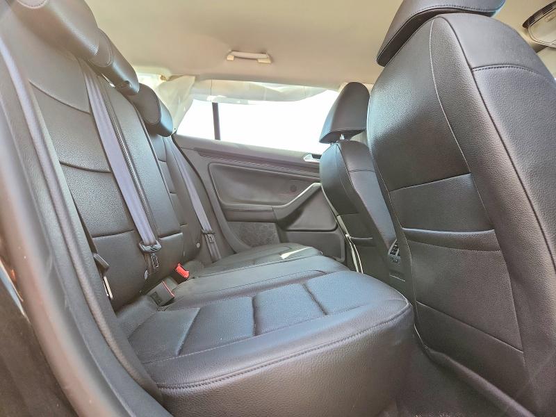 2010 Volkswagen Jetta მანქანა იყიდება აუქციონზე, vin: 3VWPL7AJXAM701694, აუქციონის ნომერი: 53419456