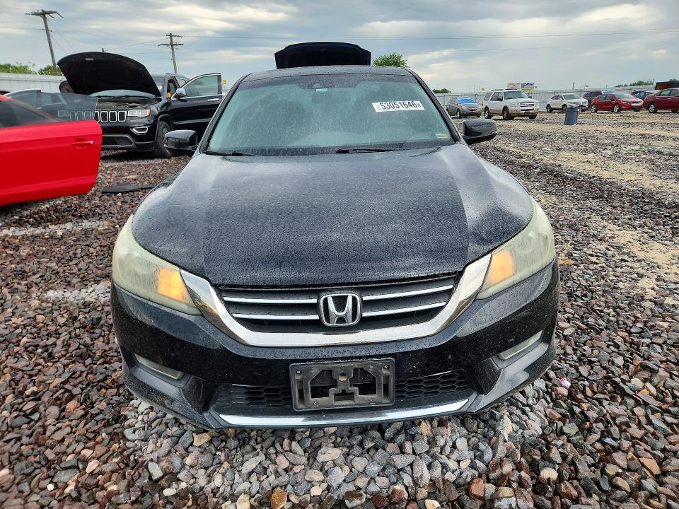 53051646 :رقم المزاد ، 1HGCR2F86DA117997 vin ، 2013 Honda Accord مزاد بيع