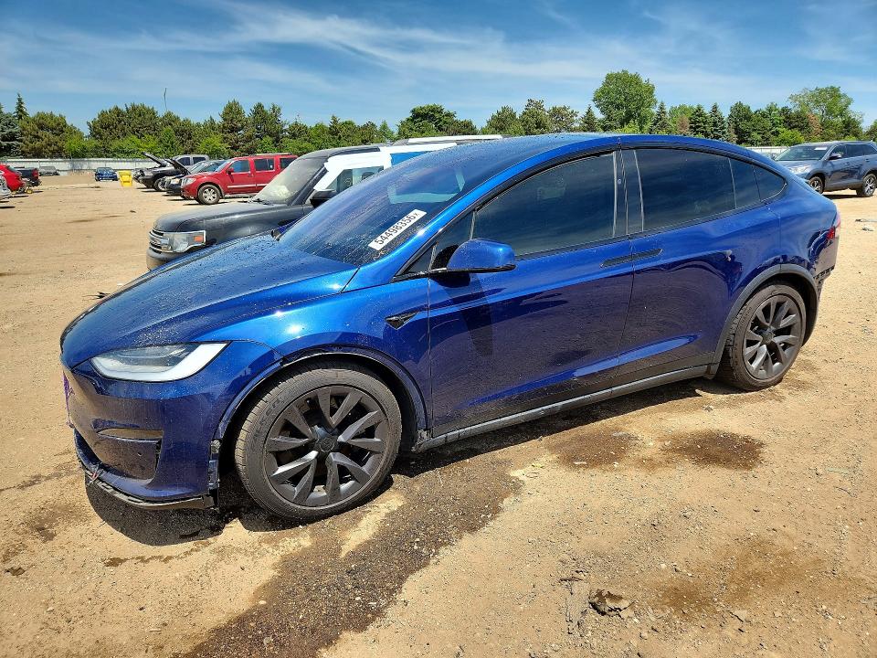 54498356 :رقم المزاد ، 7SAXCBE67NF332253 vin ، 2022 Tesla Model X مزاد بيع