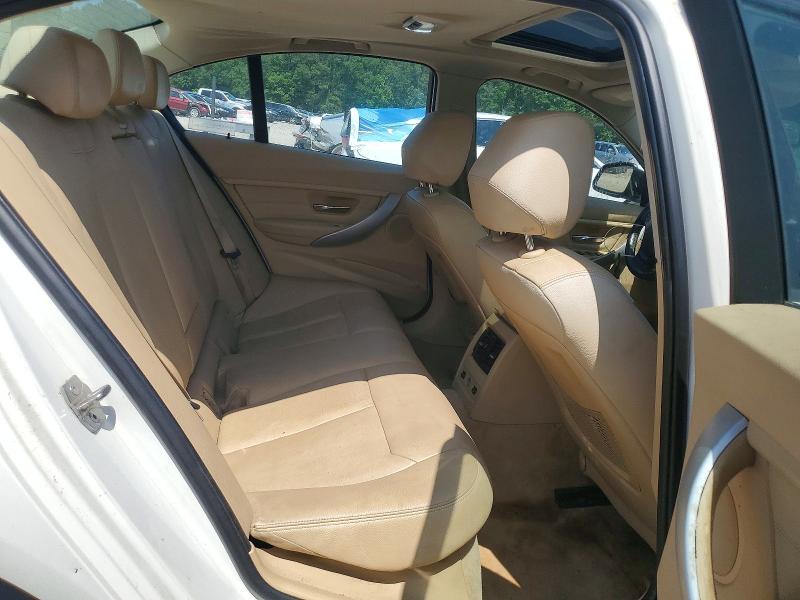 50983716 :رقم المزاد ، WBA3A5C55DF358127 vin ، 2013 Bmw 328 مزاد بيع