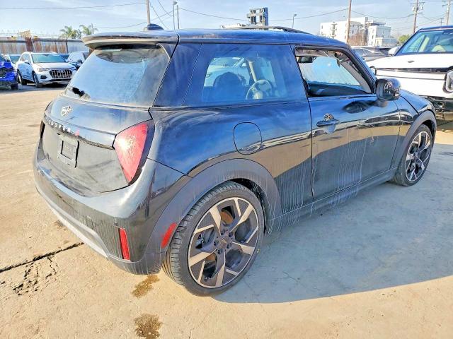 53295496 :رقم المزاد ، WMW23GD06S2W35165 vin ، 2025 Mini Cooper مزاد بيع
