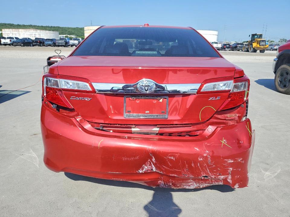 53402336 :رقم المزاد ، 4T4BF1FK8ER428065 vin ، 2014 Toyota Camry مزاد بيع