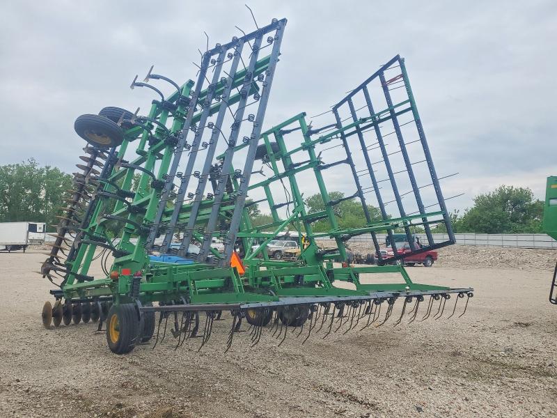 53033976 :رقم المزاد ، N00726X002875 vin ، 2004 John Deere 726 مزاد بيع