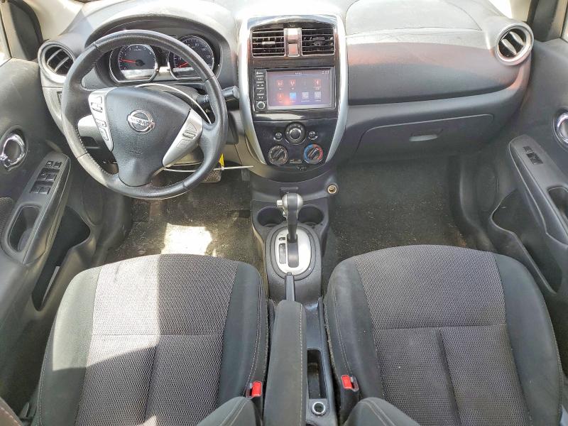51819056 :رقم المزاد ، 3N1CN7AP8JL884215 vin ، 2018 Nissan Versa مزاد بيع