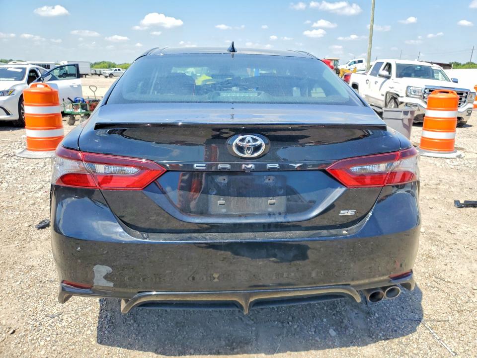 Продаж на аукціоні авто 2022 Toyota Camry, vin: 4T1G11AK2NU625304, номер лоту: 53390546