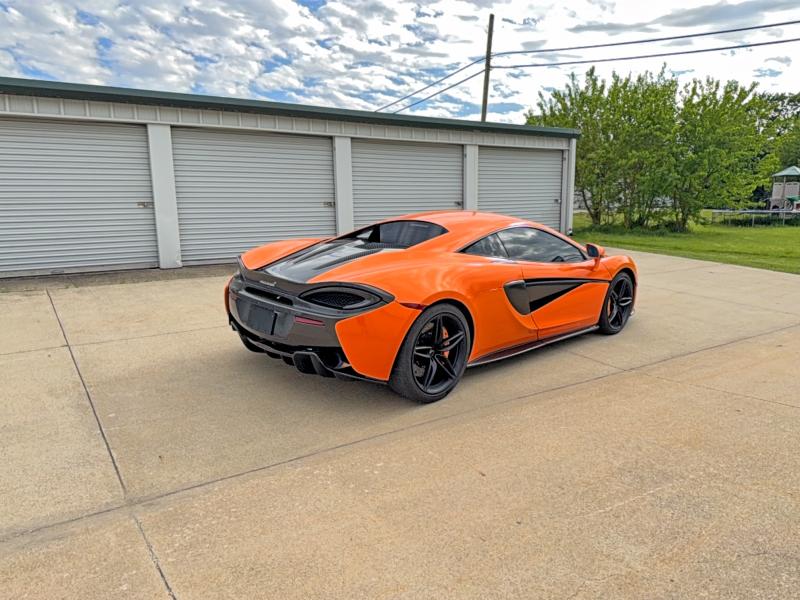 54722586 :رقم المزاد ، SBM13DAA0GW000430 vin ، 2016 Mclaren Automotive 570s مزاد بيع