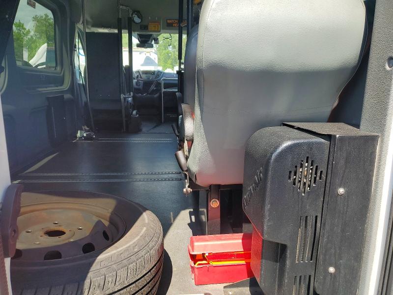 53468836 :رقم المزاد ، 1FTBW2XM1HKB48833 vin ، 2017 Ford Transit مزاد بيع