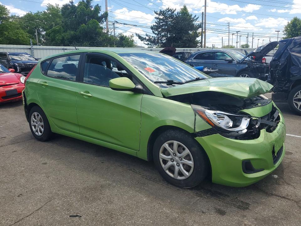 53199216 :رقم المزاد ، KMHCT5AE2DU108903 vin ، 2013 Hyundai Accent مزاد بيع