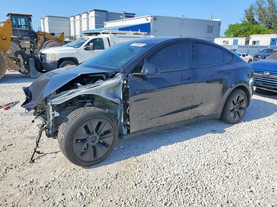 2025 Tesla Model Y მანქანა იყიდება აუქციონზე, vin: 7SAYGDED4SF242248, აუქციონის ნომერი: 52536926