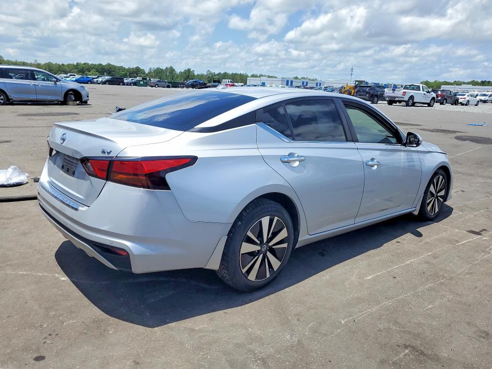 54227686 :رقم المزاد ، 1N4BL4DV0NN350421 vin ، 2022 Nissan Altima مزاد بيع