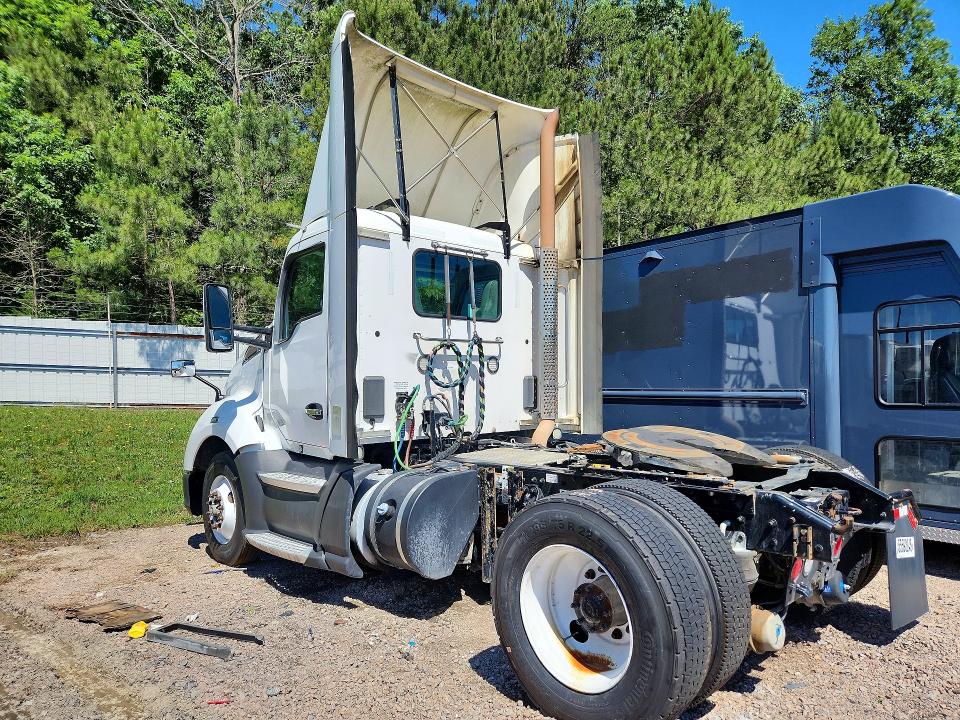 55590246 :رقم المزاد ، 1XKYA48X6HJ160323 vin ، 2017 Kenworth Construction مزاد بيع