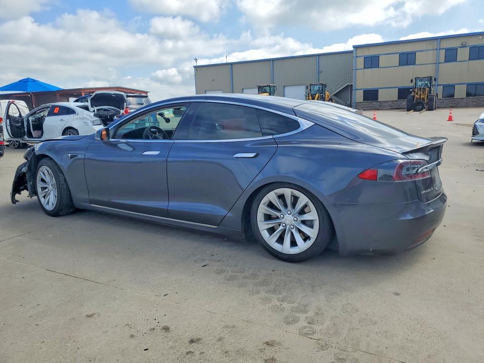 2018 Tesla Model S მანქანა იყიდება აუქციონზე, vin: 5YJSA1E26JF296053, აუქციონის ნომერი: 53845346