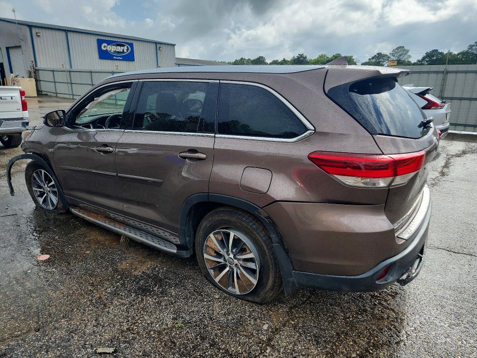 Продаж на аукціоні авто 2018 Toyota Highlander, vin: 5TDKZRFH7JS289019, номер лоту: 54848066