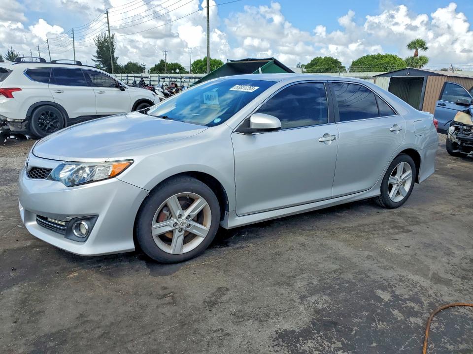 53851256 :رقم المزاد ، 4T1BF1FKXDU211335 vin ، 2013 Toyota Camry مزاد بيع